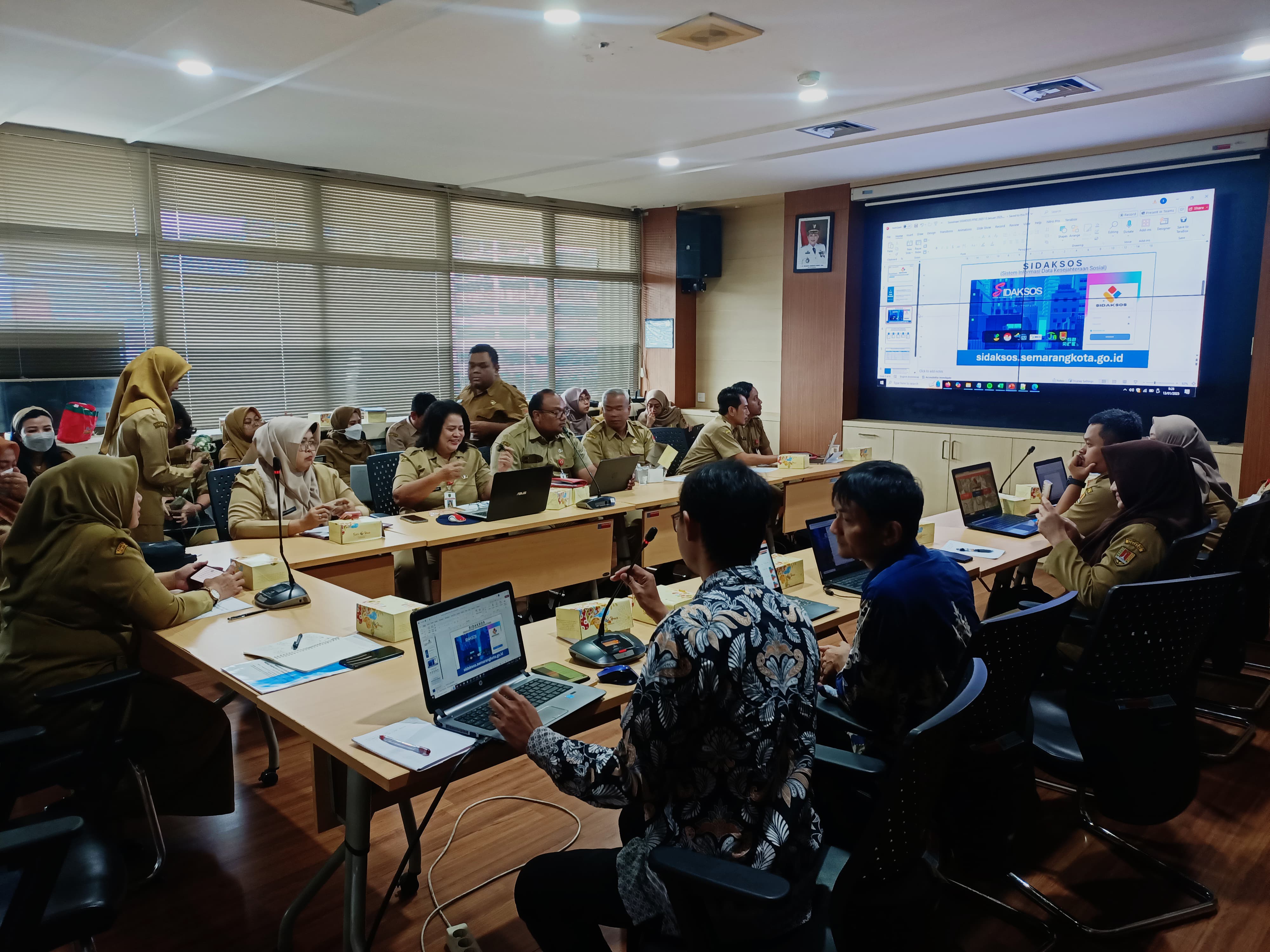 Rapat Koordinasi terkait Sosialisasi Aplikasi SIDAKSOS